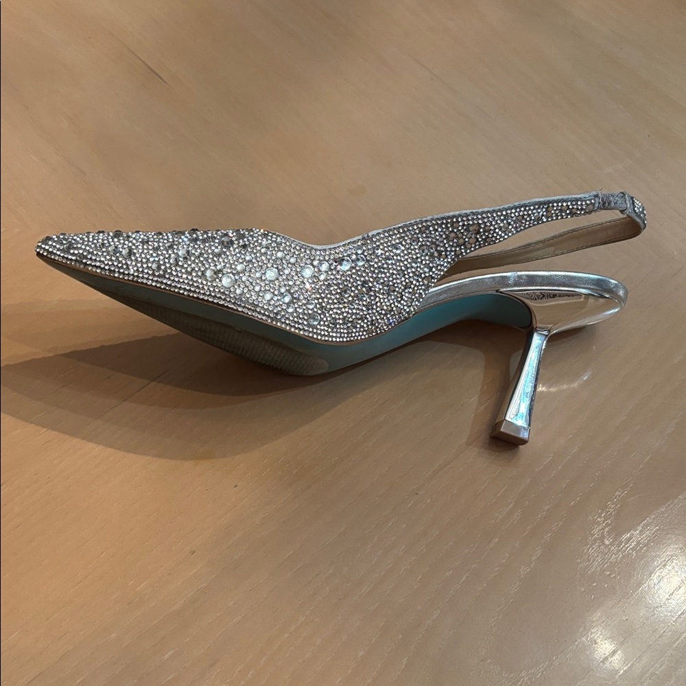 Betsey Johnson Silver Clark Rhinestone Slingback Pointed Toe Pumps - 9M - Picture 6 of 11